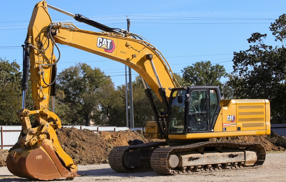 CAT 320 vs 323 vs 326: Choosing the Right Mid-Size Excavator